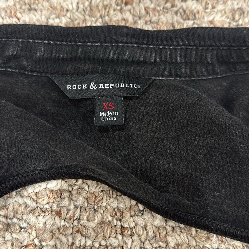 Rock&Republic button down top. - Picture 3 of 3